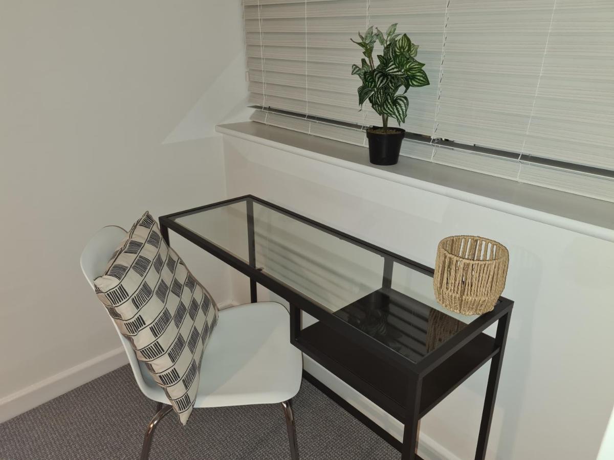 Superb Modern Flat In Northampton, Parking &Ev Leilighet Eksteriør bilde