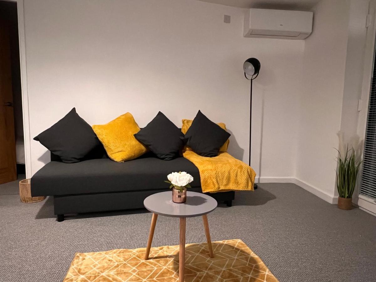 Superb Modern Flat In Northampton, Parking &Ev Leilighet Eksteriør bilde